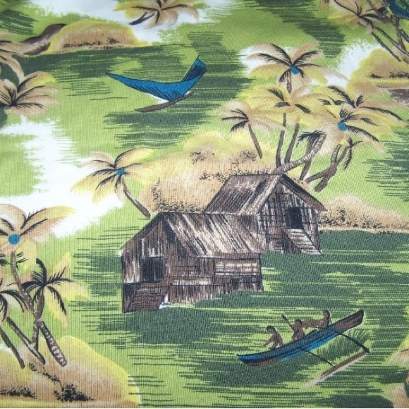 Juniors Size XS Old Navy Green Tiki Native Hut Canoe Print Beach Scene Shirt Top - Picture 3 of 3